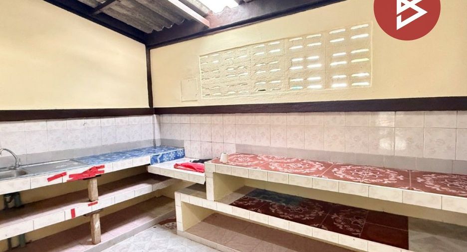 For sale 2 bedrooms townhouse in Nakhon Chai Si, Nakhon Pathom