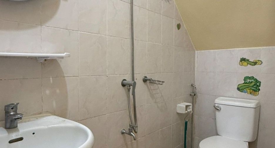 For sale 2 bedrooms townhouse in Nakhon Chai Si, Nakhon Pathom
