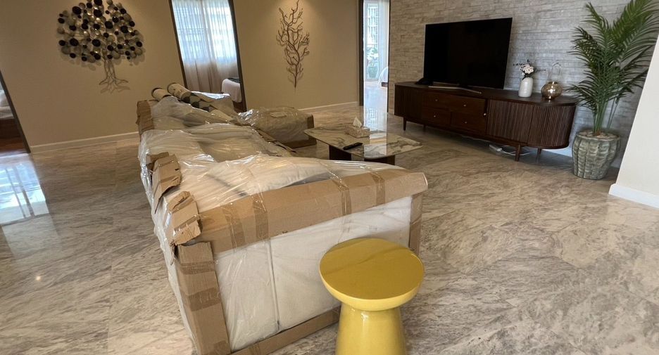 Condo en venta de 4 habitaciones en Watthana, Bangkok