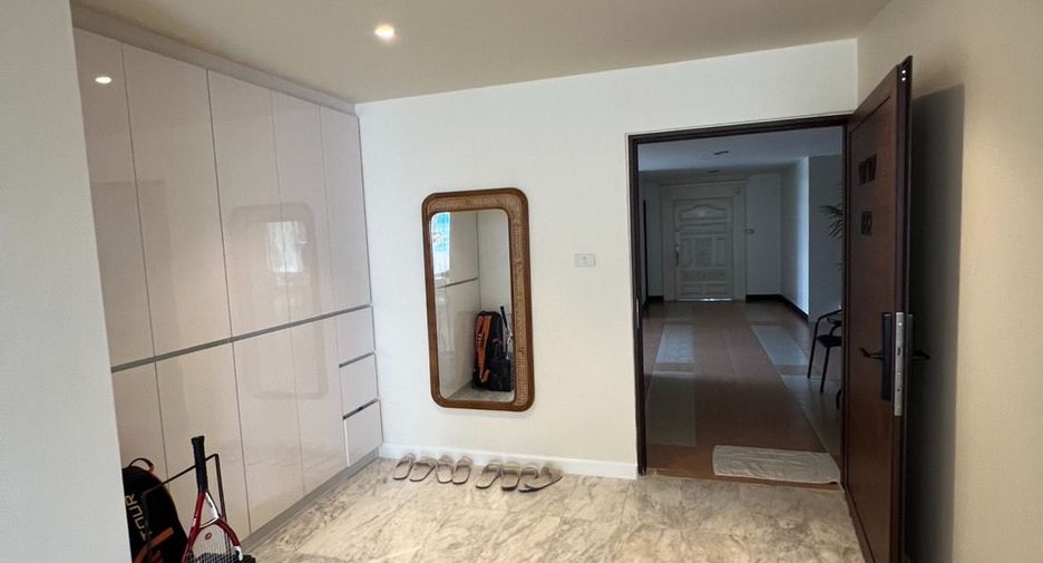 Condo en venta de 4 habitaciones en Watthana, Bangkok
