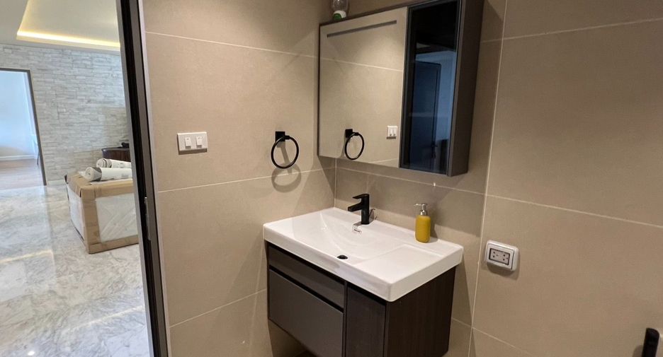 Condo en venta de 4 habitaciones en Watthana, Bangkok