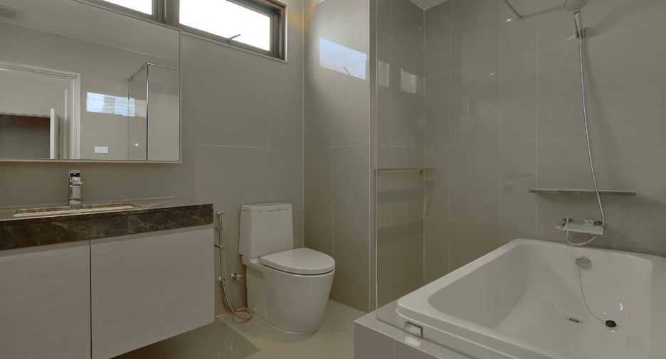 Apartamento con servicios en alquiler de 3 habitaciones en Watthana, Bangkok