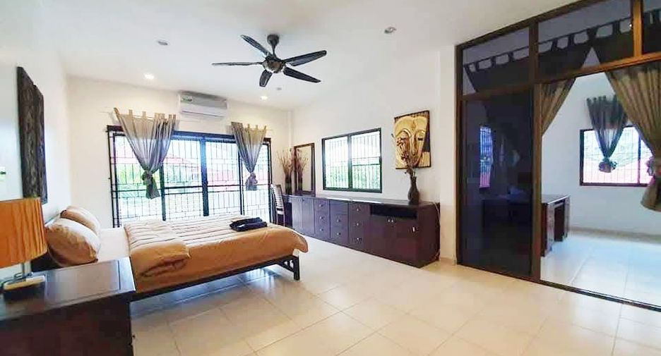 For rent 4 bedrooms villa in Jomtien, Pattaya