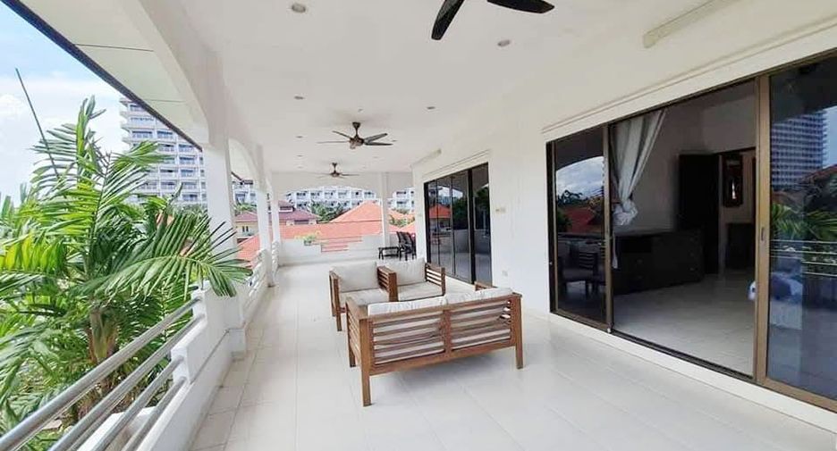 For rent 4 bedrooms villa in Jomtien, Pattaya