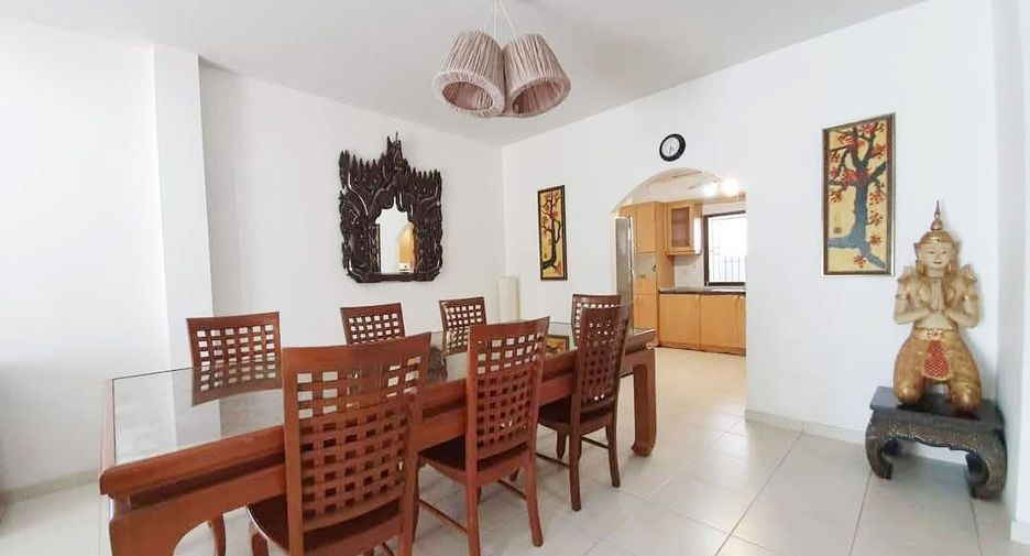 For rent 4 bedrooms villa in Jomtien, Pattaya