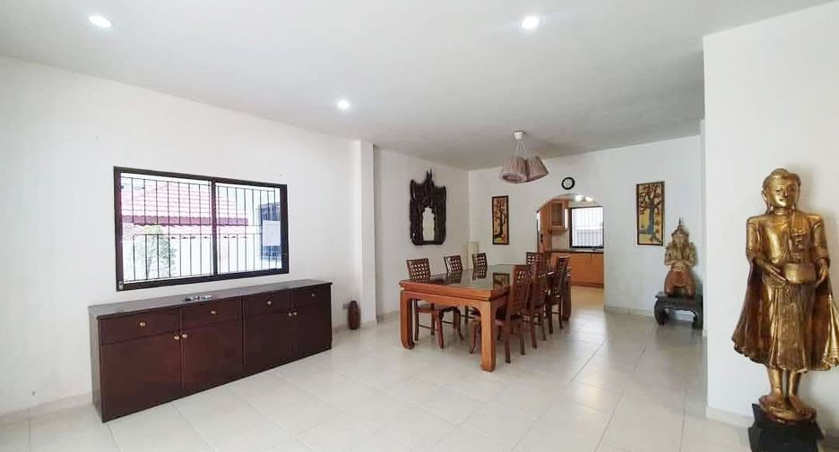 For rent 4 bedrooms villa in Jomtien, Pattaya