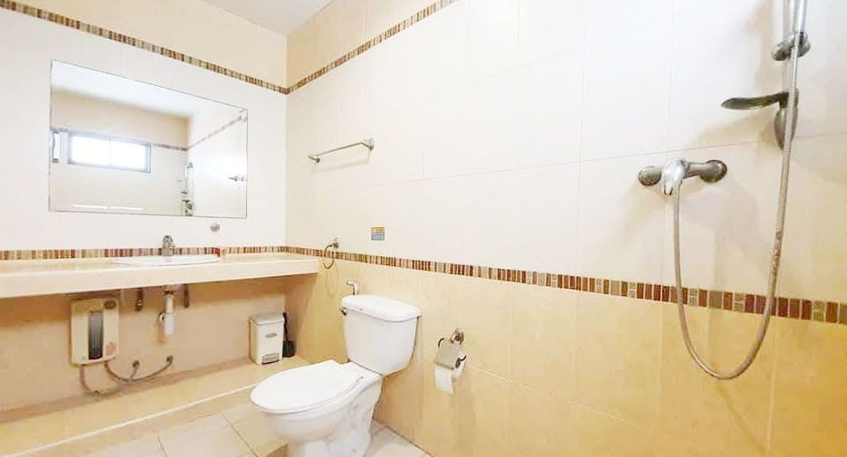 For rent 4 bedrooms villa in Jomtien, Pattaya