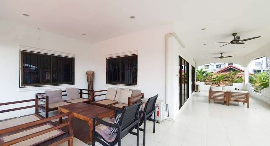 For rent 4 bedrooms villa in Jomtien, Pattaya