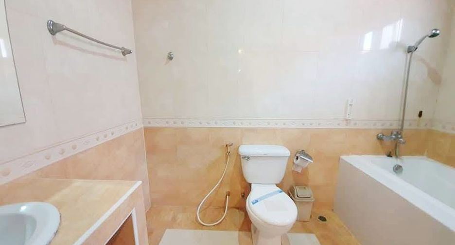For rent 4 bedrooms villa in Jomtien, Pattaya