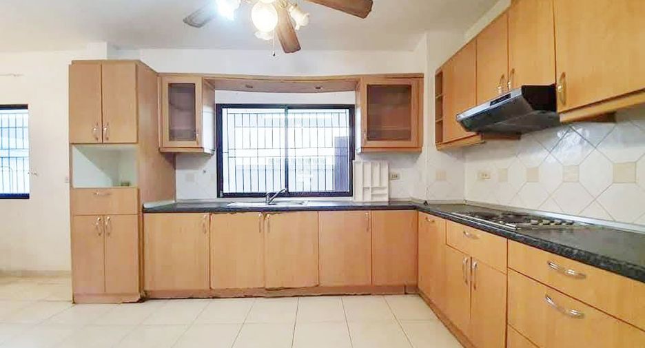 For rent 4 bedrooms villa in Jomtien, Pattaya
