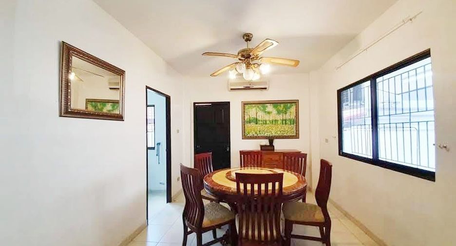 For rent 4 bedrooms villa in Jomtien, Pattaya