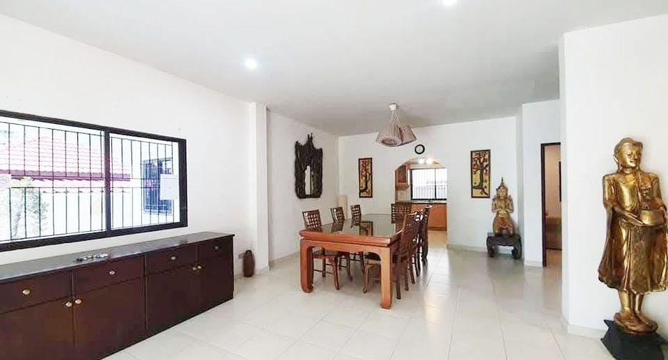 For rent 4 bedrooms villa in Jomtien, Pattaya
