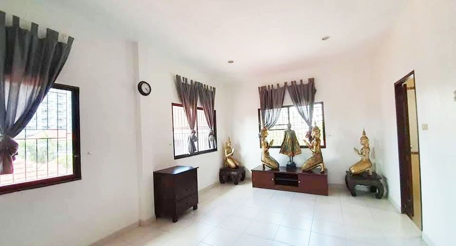 For rent 4 bedrooms villa in Jomtien, Pattaya