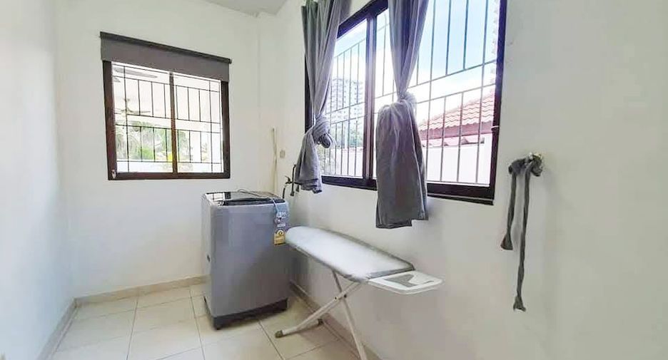 For rent 4 bedrooms villa in Jomtien, Pattaya