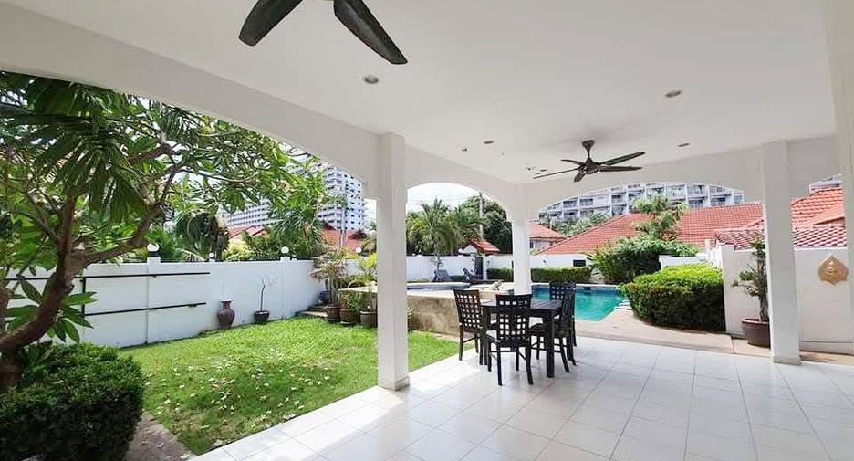For rent 4 bedrooms villa in Jomtien, Pattaya