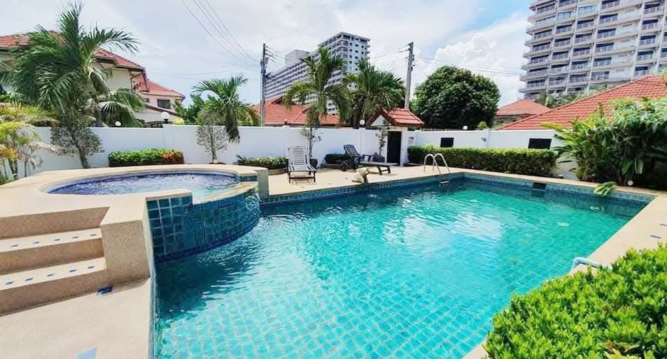 For rent 4 bedrooms villa in Jomtien, Pattaya