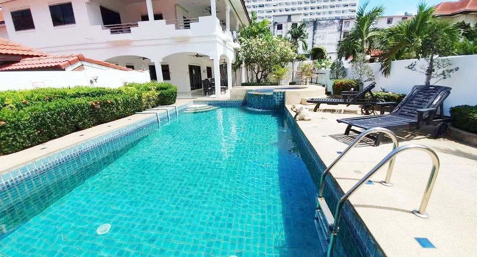 For rent 4 bedrooms villa in Jomtien, Pattaya