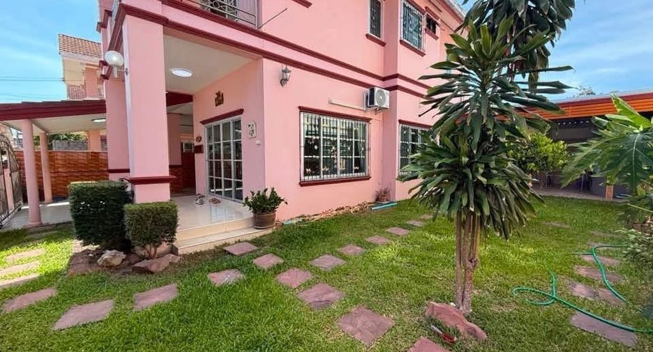 For rent 3 bedrooms house in Bang Lamung, Chonburi