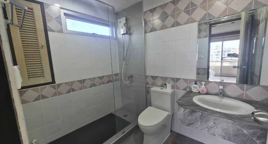 For sale 2 bedrooms condo in Si Racha, Chonburi