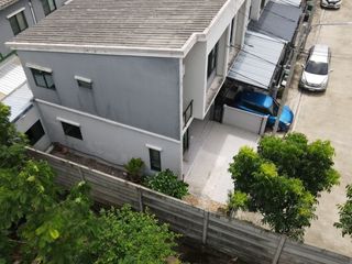 Casa adosada en venta de 3 habitaciones en Sai Mai, Bangkok