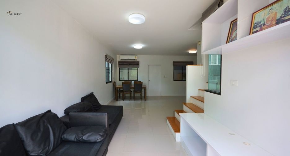 Casa adosada en venta de 3 habitaciones en Sai Mai, Bangkok
