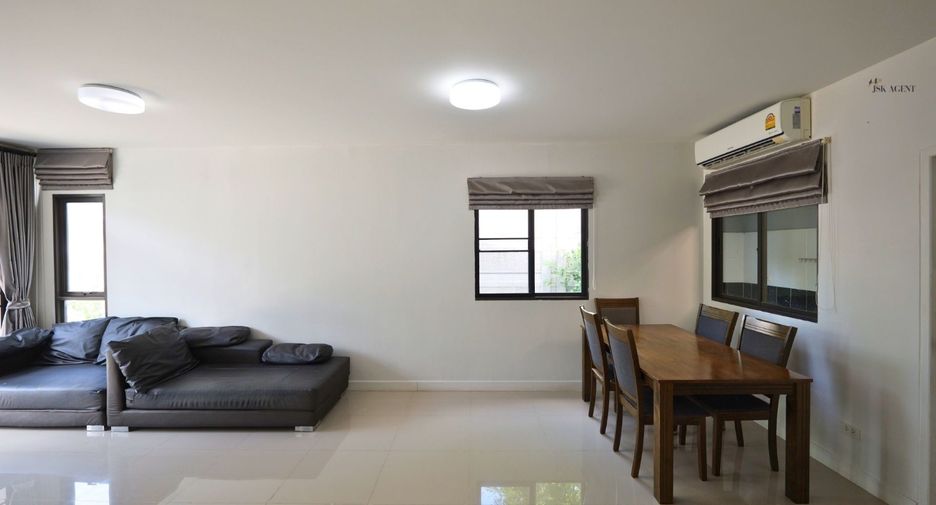Casa adosada en venta de 3 habitaciones en Sai Mai, Bangkok