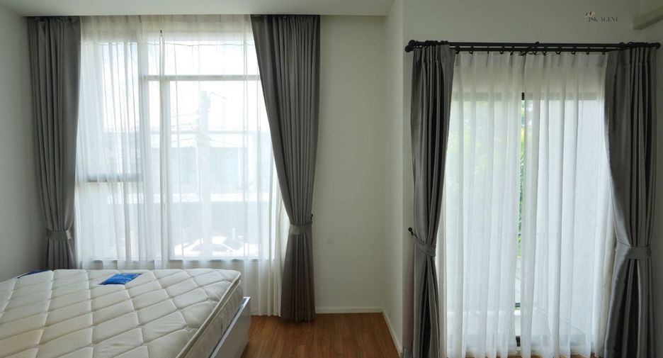 Casa adosada en venta de 3 habitaciones en Sai Mai, Bangkok