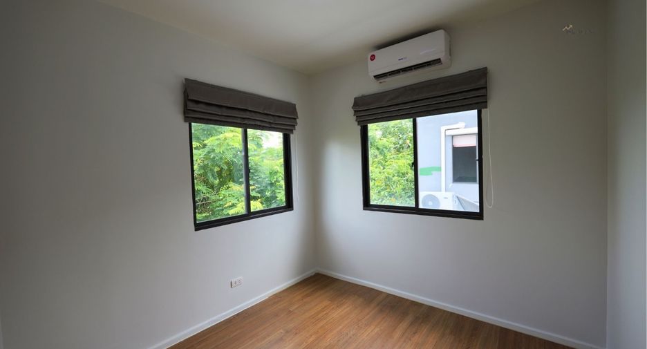Casa adosada en venta de 3 habitaciones en Sai Mai, Bangkok