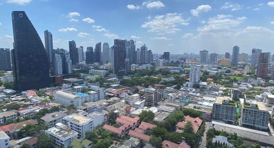 Condo en alquiler de 2 habitaciones en Khlong Toei, Bangkok