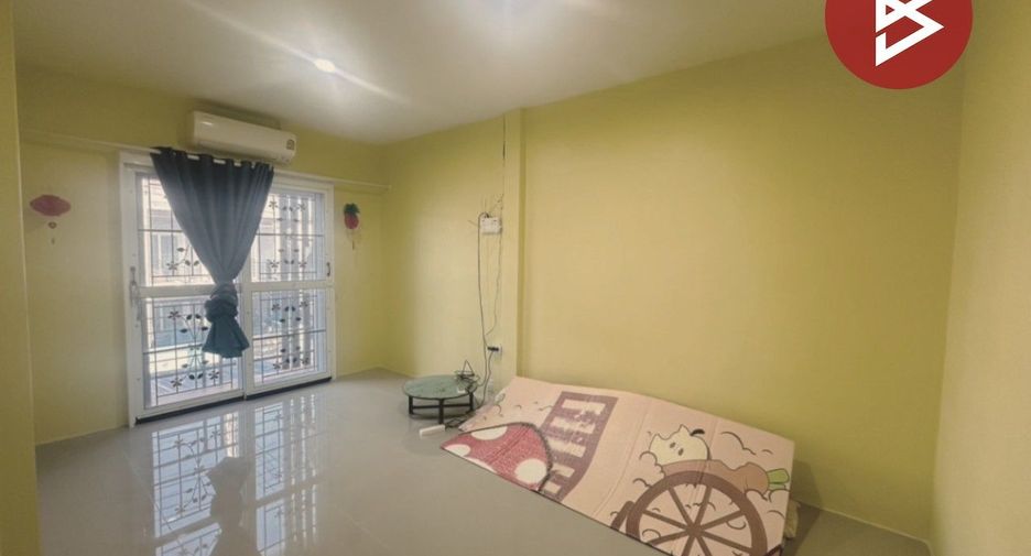 Casa adosada en venta de 3 habitaciones en Mueang Nakhon Pathom, Nakhon Pathom