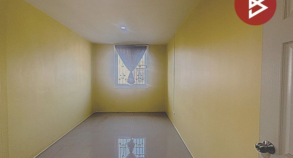 Casa adosada en venta de 3 habitaciones en Mueang Nakhon Pathom, Nakhon Pathom