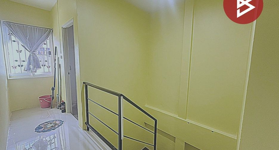Casa adosada en venta de 3 habitaciones en Mueang Nakhon Pathom, Nakhon Pathom