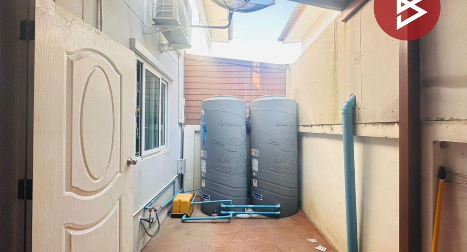 Casa adosada en venta de 3 habitaciones en Mueang Nakhon Pathom, Nakhon Pathom