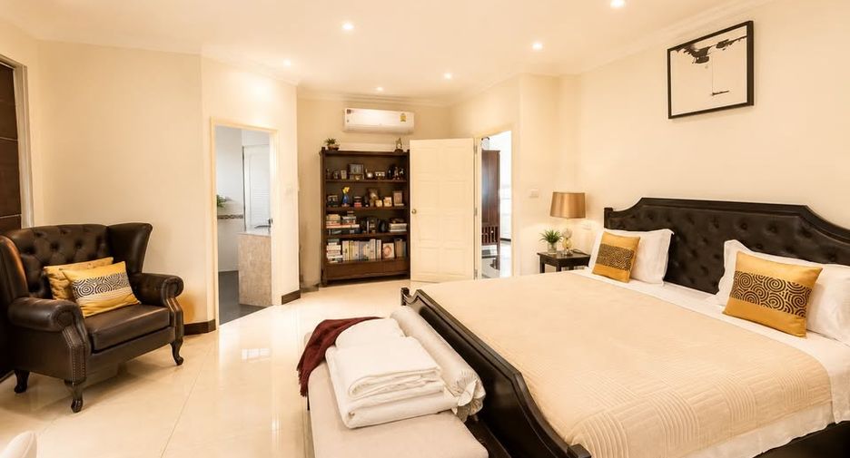 Villa en alquiler de 4 habitaciones en Jomtien, Pattaya