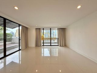 For rent 4 bedrooms apartment in Khlong Toei, Bangkok