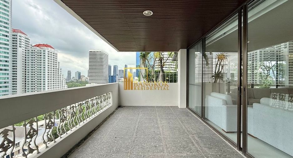 For rent 4 bedrooms apartment in Khlong Toei, Bangkok