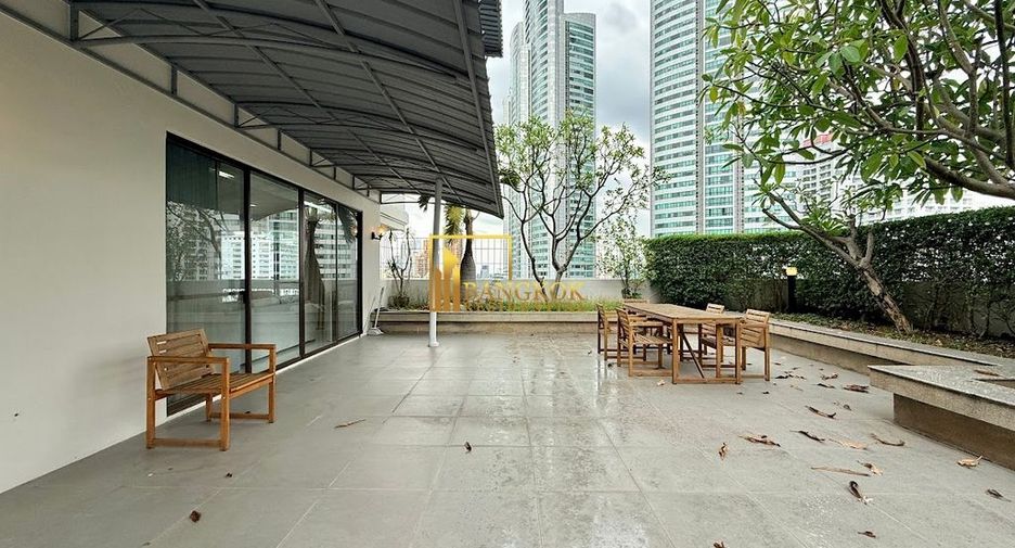For rent 4 bedrooms apartment in Khlong Toei, Bangkok