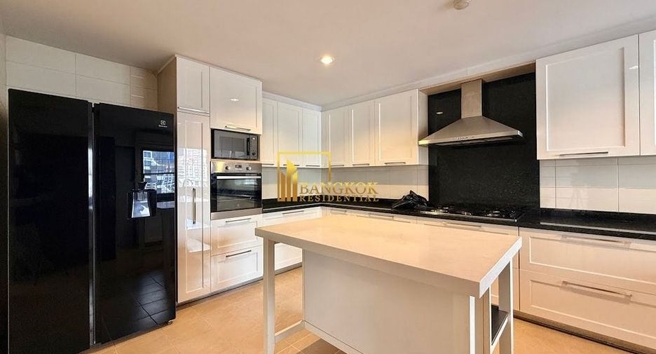 For rent 4 bedrooms apartment in Khlong Toei, Bangkok