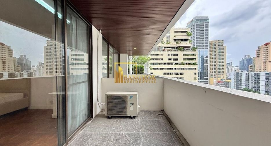 For rent 4 bedrooms apartment in Khlong Toei, Bangkok