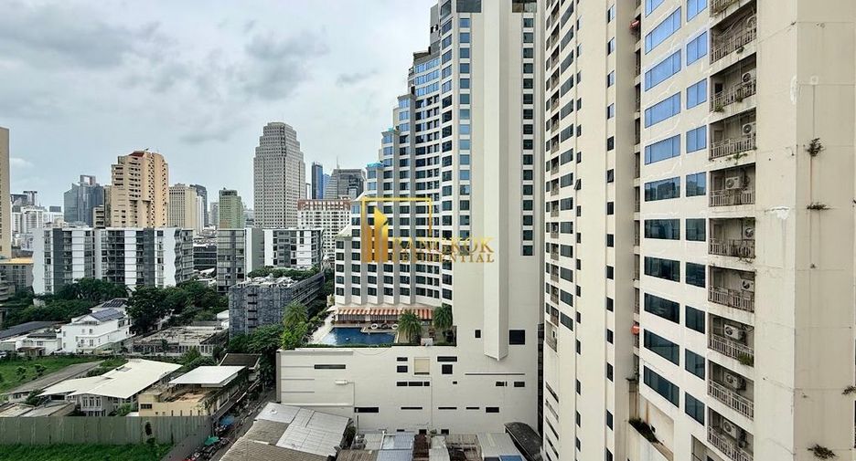 For rent 4 bedrooms apartment in Khlong Toei, Bangkok