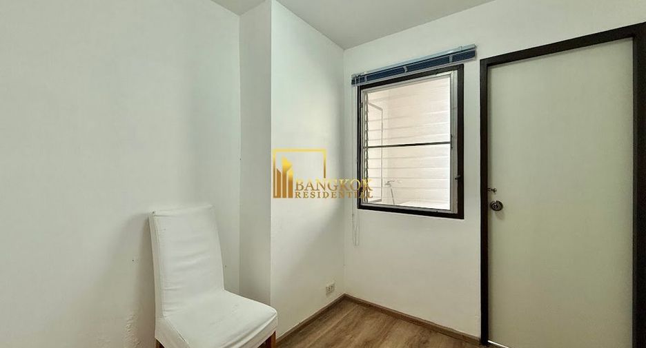 For rent 4 bedrooms apartment in Khlong Toei, Bangkok
