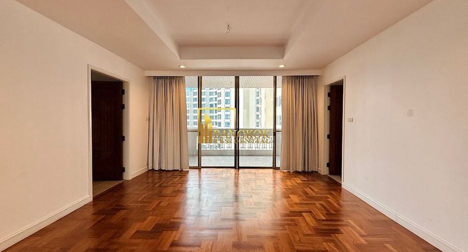 For rent 4 bedrooms apartment in Khlong Toei, Bangkok