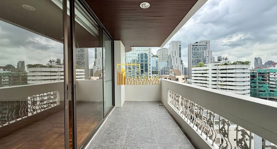 For rent 4 bedrooms apartment in Khlong Toei, Bangkok