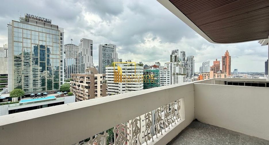 For rent 4 bedrooms apartment in Khlong Toei, Bangkok
