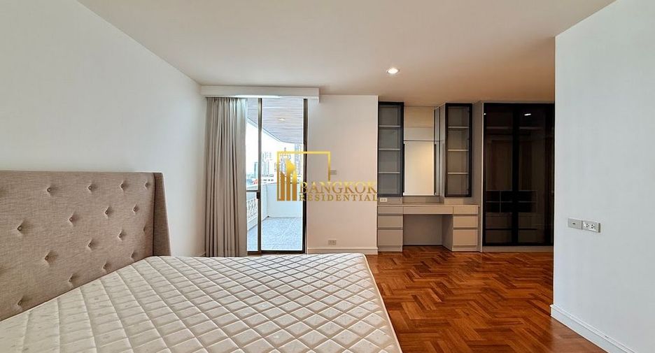 For rent 4 bedrooms apartment in Khlong Toei, Bangkok