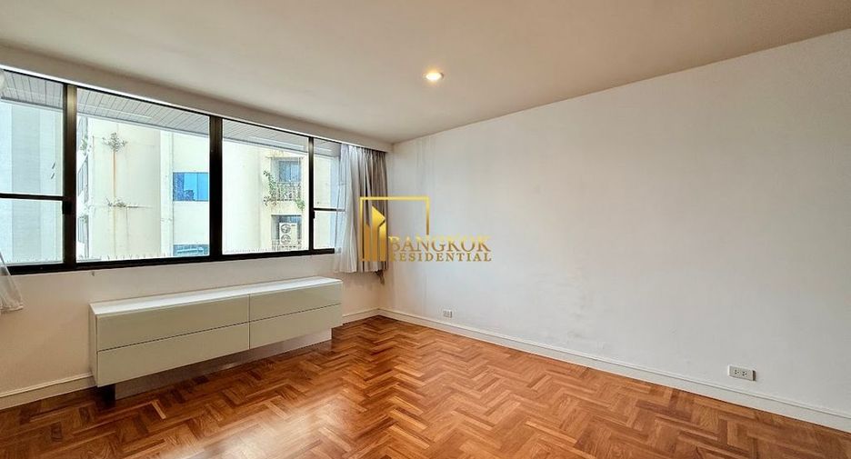 For rent 4 bedrooms apartment in Khlong Toei, Bangkok