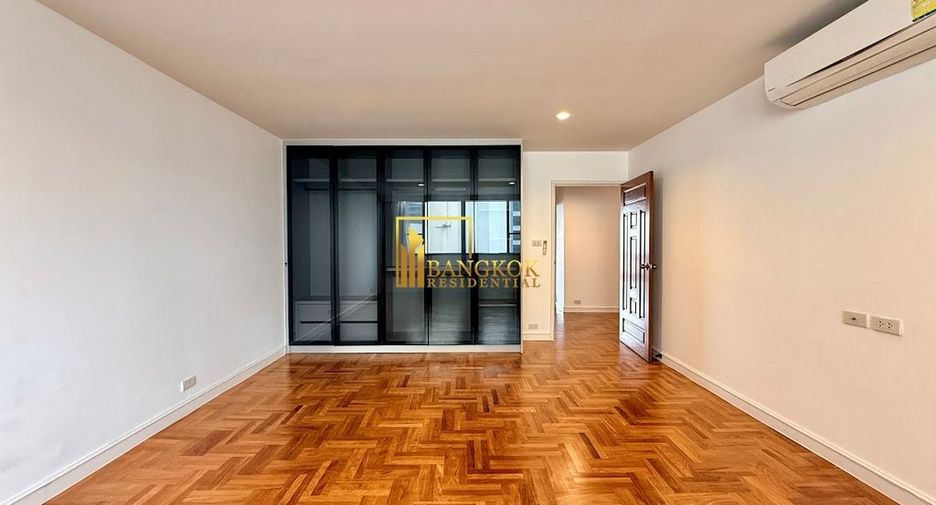 For rent 4 bedrooms apartment in Khlong Toei, Bangkok
