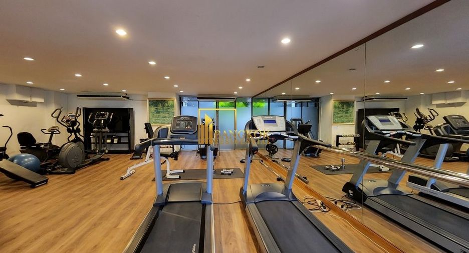For rent 4 bedrooms apartment in Khlong Toei, Bangkok