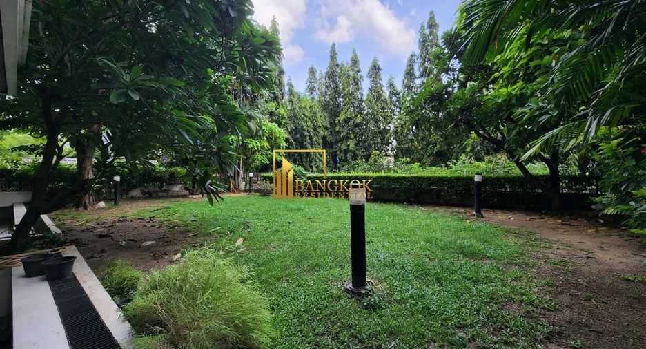 For rent 4 bedrooms apartment in Khlong Toei, Bangkok