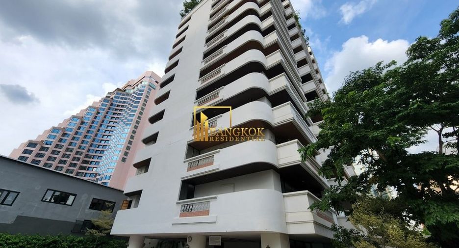 For rent 4 bedrooms apartment in Khlong Toei, Bangkok